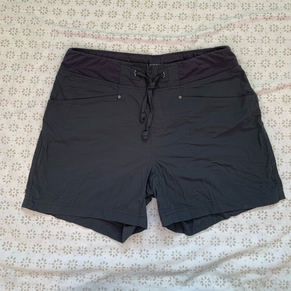 Royal Robbins Pants - Royal Robbins hiking short. Charcoal color. Size medium 4inch inseam